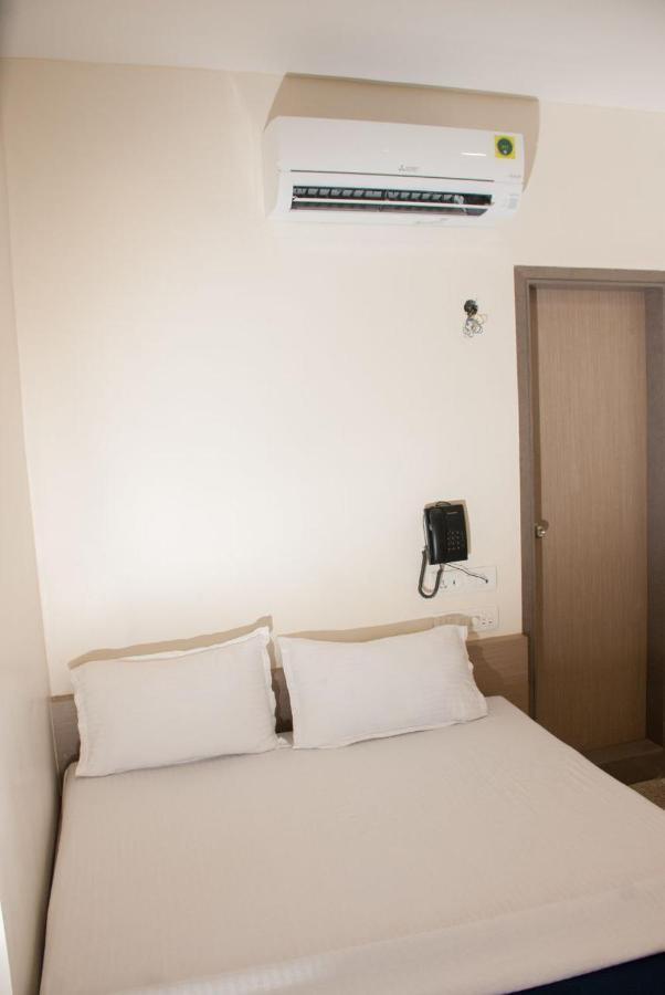City Hotel Bombaim Exterior foto